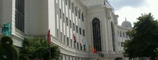 Salar Jung Museum is one of Sameerさんのお気に入りスポット.