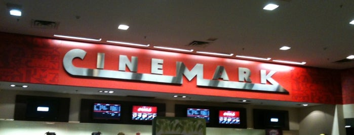 Cinemark is one of สถานที่ที่ Karina ถูกใจ.