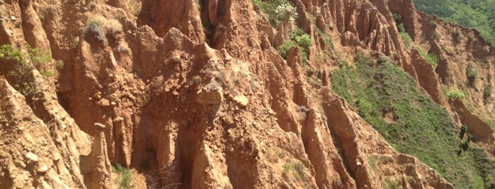 Stob's Pyramids is one of Places to visit.