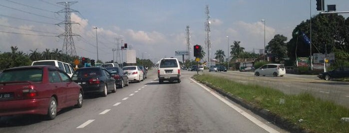 Traffic Light Enterance Bandar Parklands @Jalan Langat is one of Highway & Common Road.