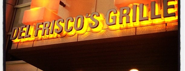 Del Frisco's Grille is one of สถานที่ที่บันทึกไว้ของ Lauren.