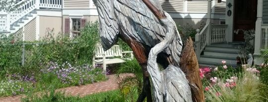 Two Herons Tree Sculpture is one of Galveston Tree Sculptures.