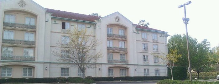 La Quinta Inn & Suites Birmingham Hoover is one of Tempat yang Disukai Jared.