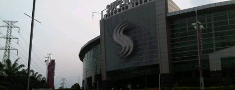 Pakuwon Mall is one of Shopping Mall di Surabaya.