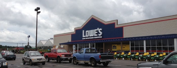 Lowe's is one of Becky 님이 좋아한 장소.