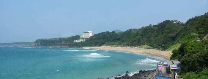 Jungmun Saekdal Beach is one of 제주도투어.