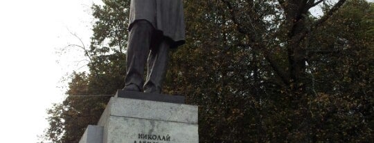 Памятник Некрасову is one of Tempat yang Disukai Victoria.