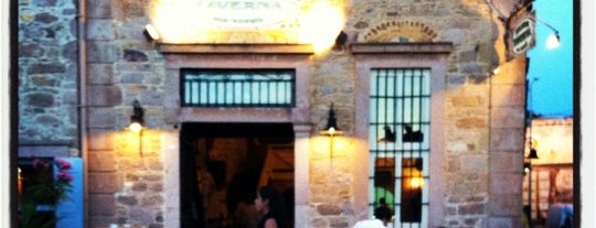 Moshos Taverna is one of Lugares favoritos de hndn_k.