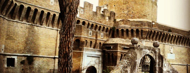 Castello Romano di Ostia Antica is one of Kimmieさんの保存済みスポット.