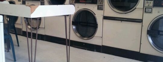 Laundry Laundramat is one of Tempat yang Disimpan Stacy.