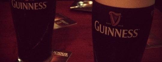 O'Gilins Irish Pub is one of Spots para comer,musica & good vibes.