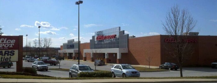 Office Depot is one of Krissy 님이 좋아한 장소.