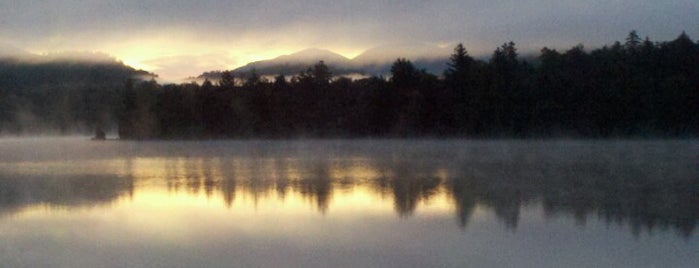 Mirror Lake is one of Lugares favoritos de Meghan.