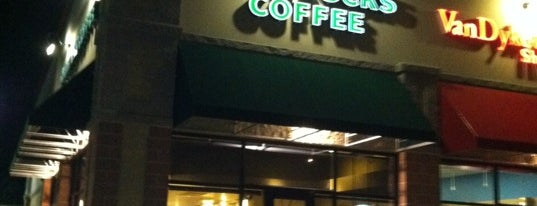 Starbucks is one of Locais curtidos por Ashley.