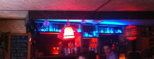 Le Tiki Lounge is one of Locais salvos de Chrln.