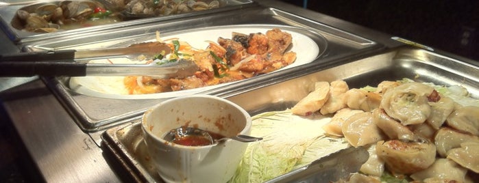Hokkaido Seafood Buffet - Los Angeles is one of Tempat yang Disimpan Cayla C..