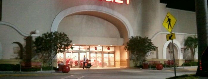 Target is one of Tempat yang Disukai Alexandra.