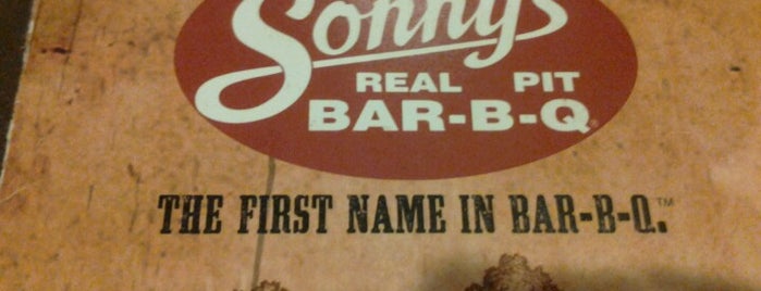 Sonny's BBQ is one of สถานที่ที่ Ken ถูกใจ.