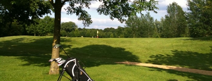 Golfclub Kromme Rijn is one of สถานที่ที่ Ton ถูกใจ.