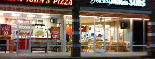 Jersey Mike's Subs is one of Locais curtidos por Triangle Real Estate.