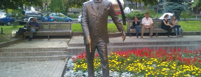 Пам'ятник Михайлові Паніковському is one of Креативные памятники Киева.