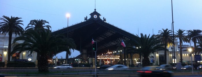 Estacion Central de Santiago is one of Estaciones Ferroviarias de Chile.