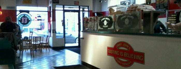 Jimmy John's is one of Tempat yang Disukai Patti.