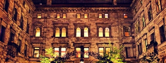 Lotte New York Palace is one of Lugares guardados de Lizzie.