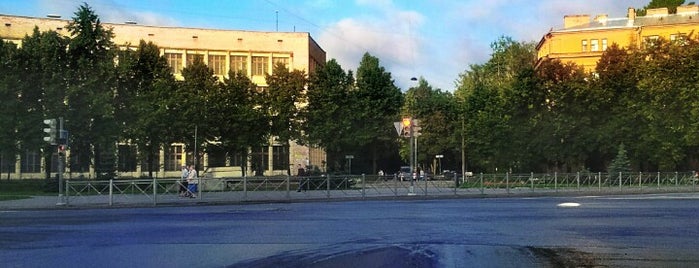Площадь Балтийских Юнг is one of Шоссе, проспекты, площади Санкт-Петербурга.