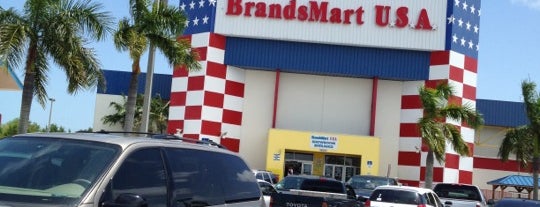 BrandsMart USA is one of สถานที่ที่ Albert ถูกใจ.