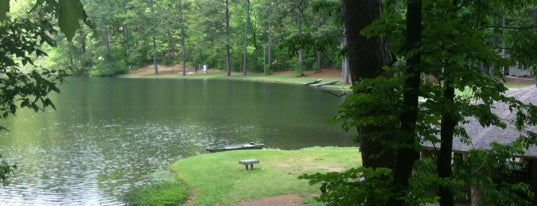 Oak Mountain State Park is one of Lugares favoritos de Lars.