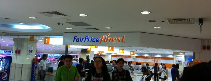 FairPrice Fínest is one of Lieux qui ont plu à 冰淇淋.