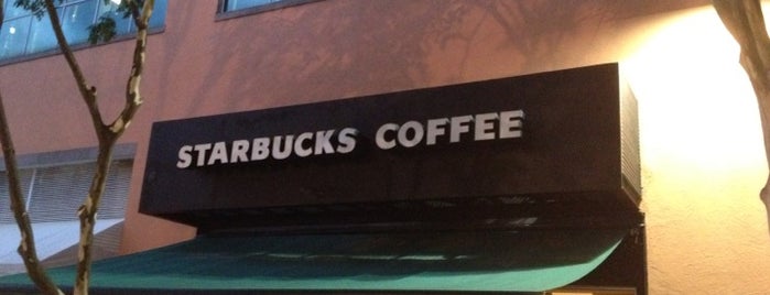 Starbucks is one of Lugares guardados de WorkingFree.