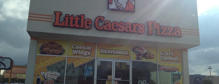 Little Caesar's is one of Lieux qui ont plu à Emilio.