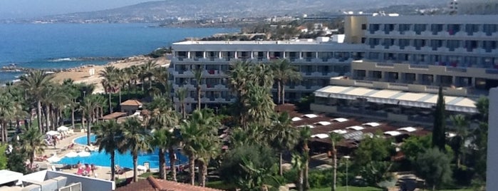 St. George Hotel-Golf and Beach Resort is one of Posti che sono piaciuti a Sam.