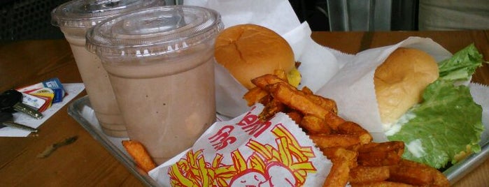 Yo-Burger is one of Lugares favoritos de Marlon.