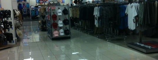 Kohl's is one of สถานที่ที่ Andrew ถูกใจ.