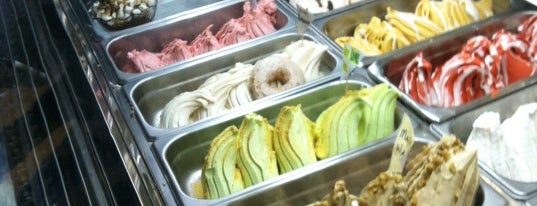 Morelli's Ice Cream is one of Locais curtidos por Hadrian.