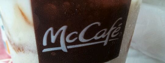 McDonald's is one of Locais curtidos por Harry.