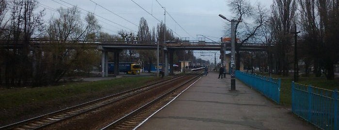 Платформа "Новобіличі" is one of Залізничні вокзали України.