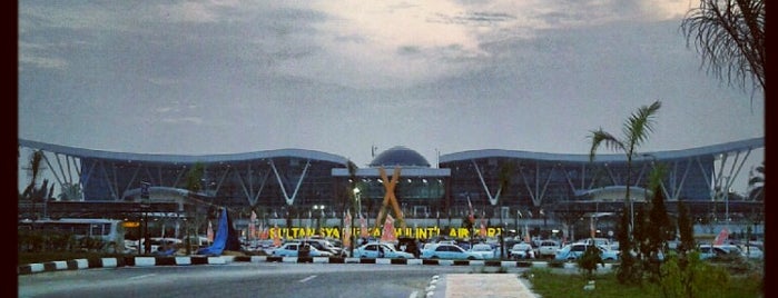 Sultan Syarif Kasim II International Airport (PKU) is one of 3rd Places.