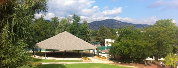 Millennium Harvest House Boulder is one of สถานที่ที่ Spencer ถูกใจ.