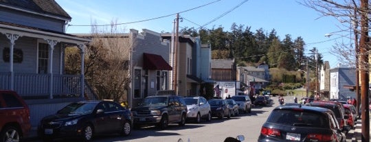 Downtown Coupeville is one of Tempat yang Disukai Emylee.