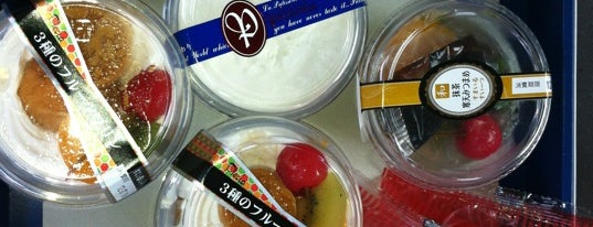 プレシア 厚木工場直売店 is one of Sweets.