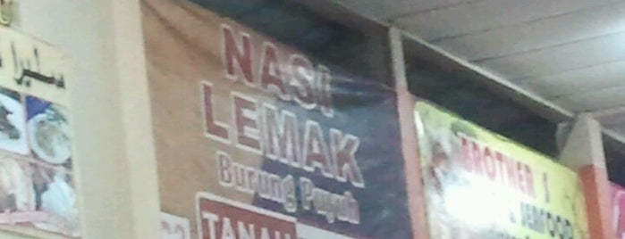 Nasi Lemak Burung Puyuh Tanah Merah is one of KB.