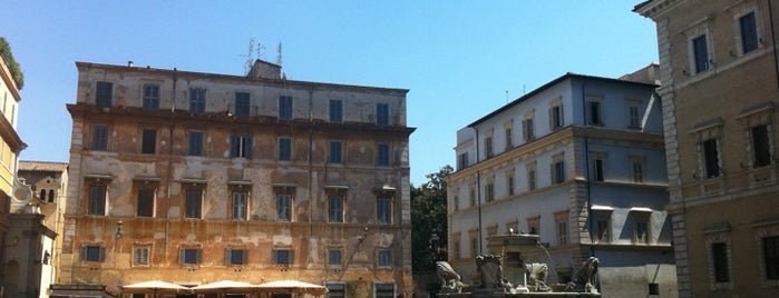 Piazza di Santa Maria in Trastevere is one of ROMA!.