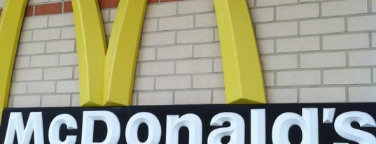 McDonald's is one of Lieux qui ont plu à Rob.