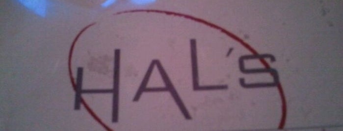 Hal's Bar & Grill is one of Lieux qui ont plu à Chris.