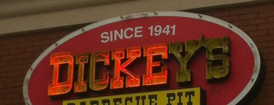 Dickey's Barbecue Pit is one of สถานที่ที่ Rebecca ถูกใจ.