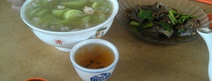 新奇肉骨茶 is one of Penang 肉骨茶.